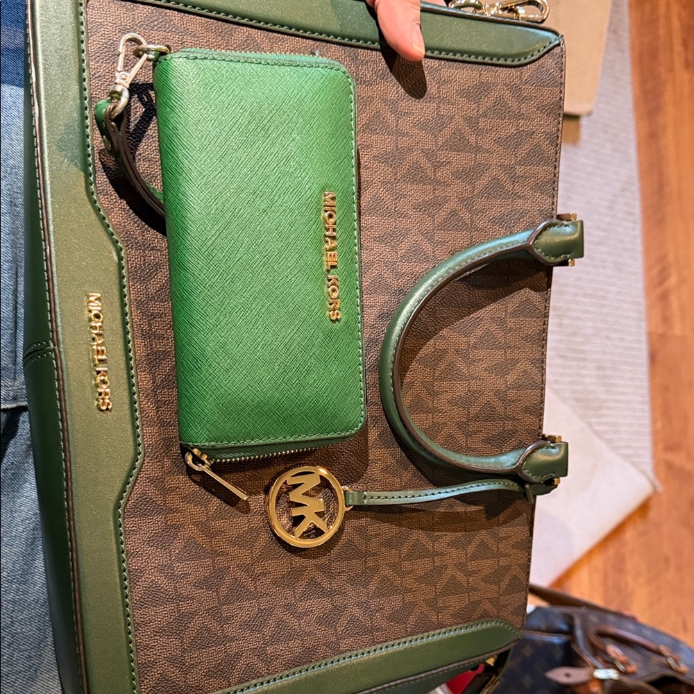 Michael Kors Green and Brown Tote Set